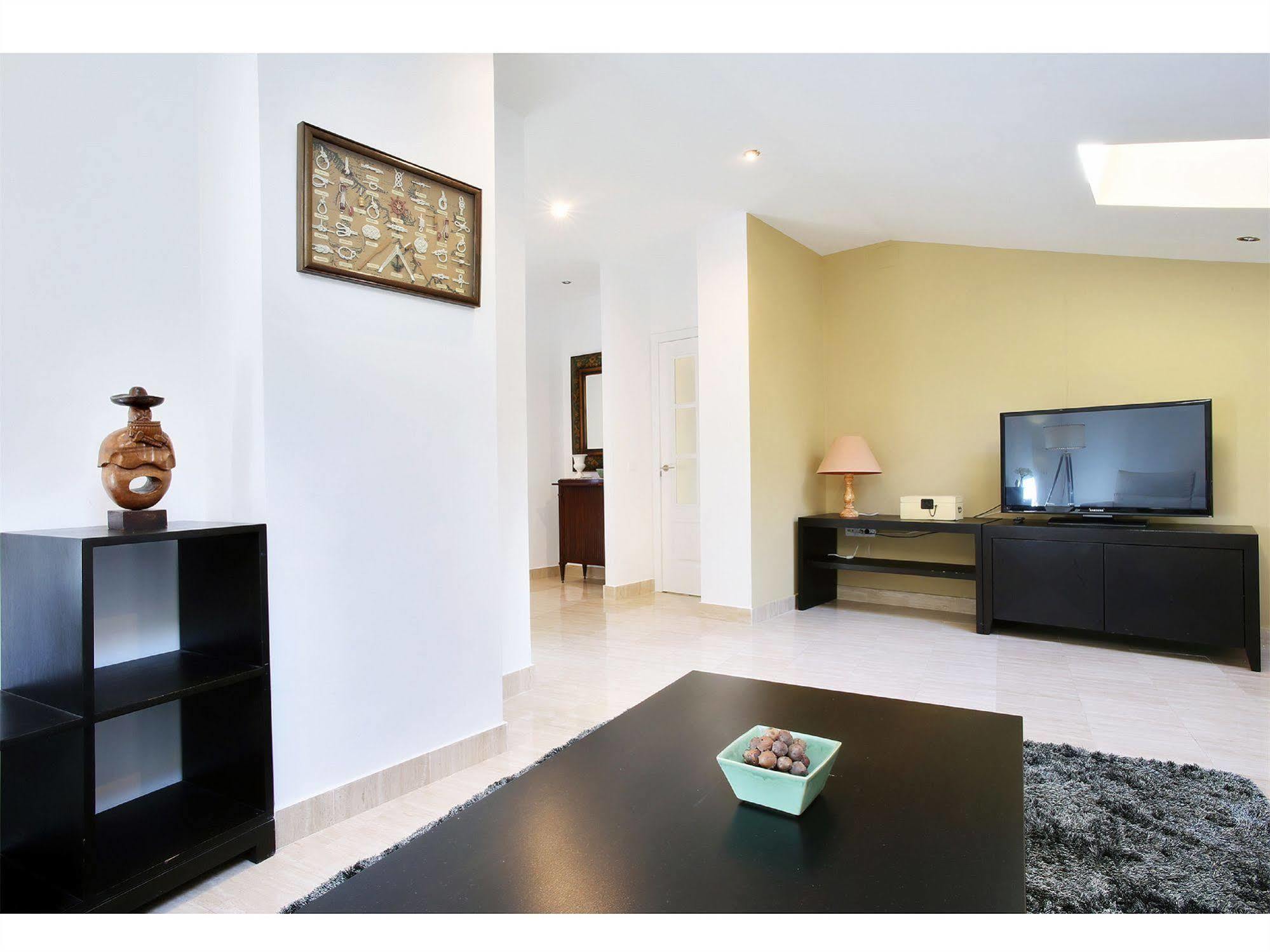 Apartamentos Unisierra Малага Экстерьер фото