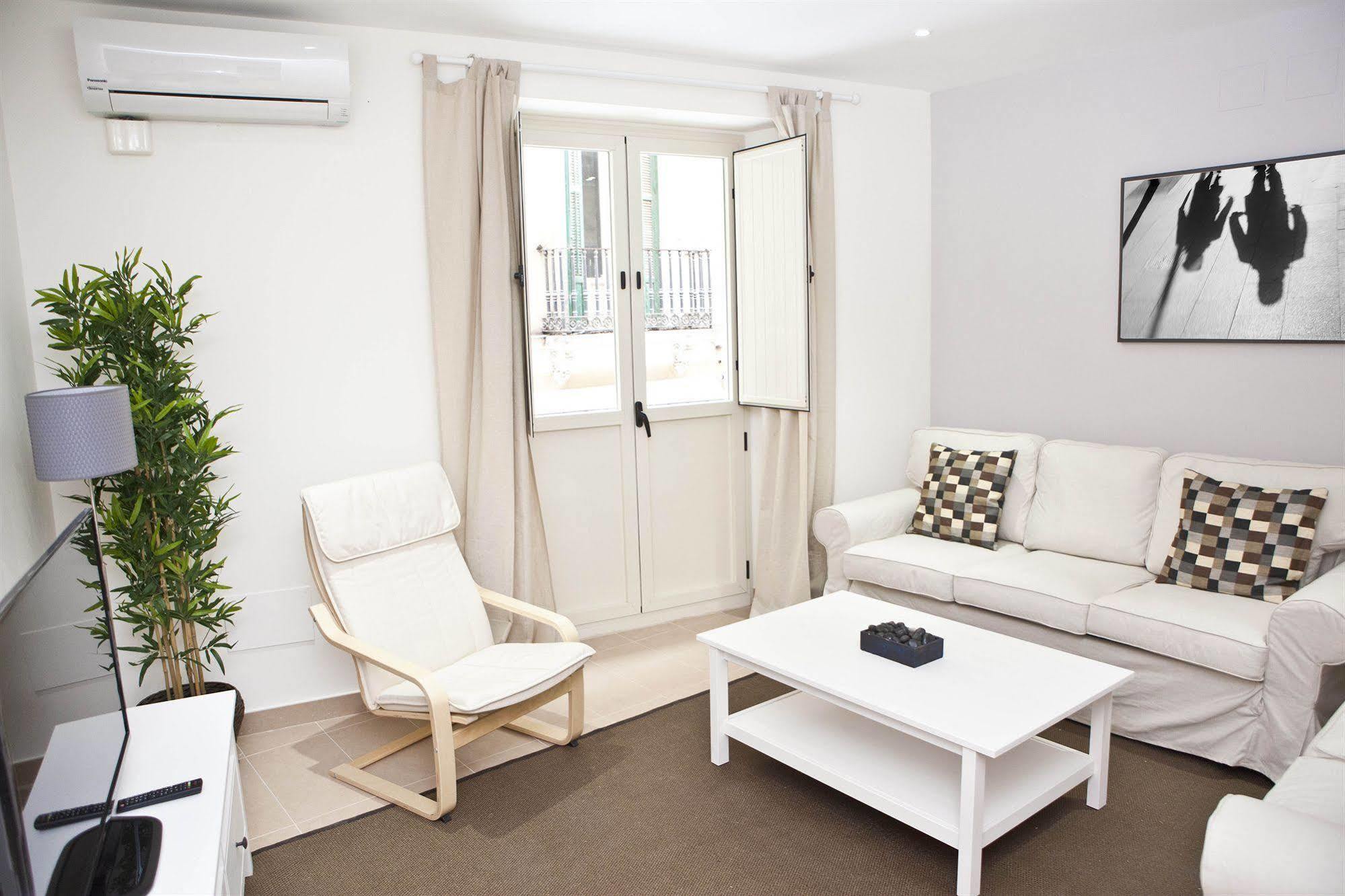 Apartamentos Unisierra Малага Экстерьер фото