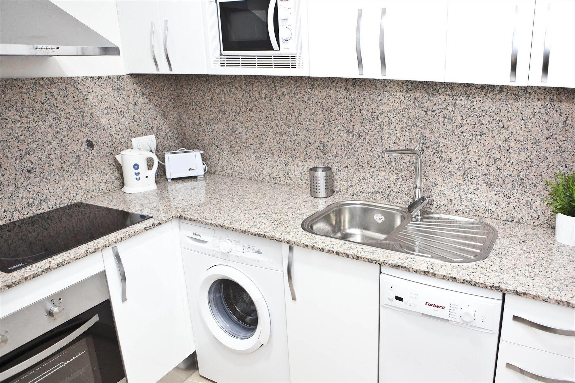 Apartamentos Unisierra Малага Экстерьер фото