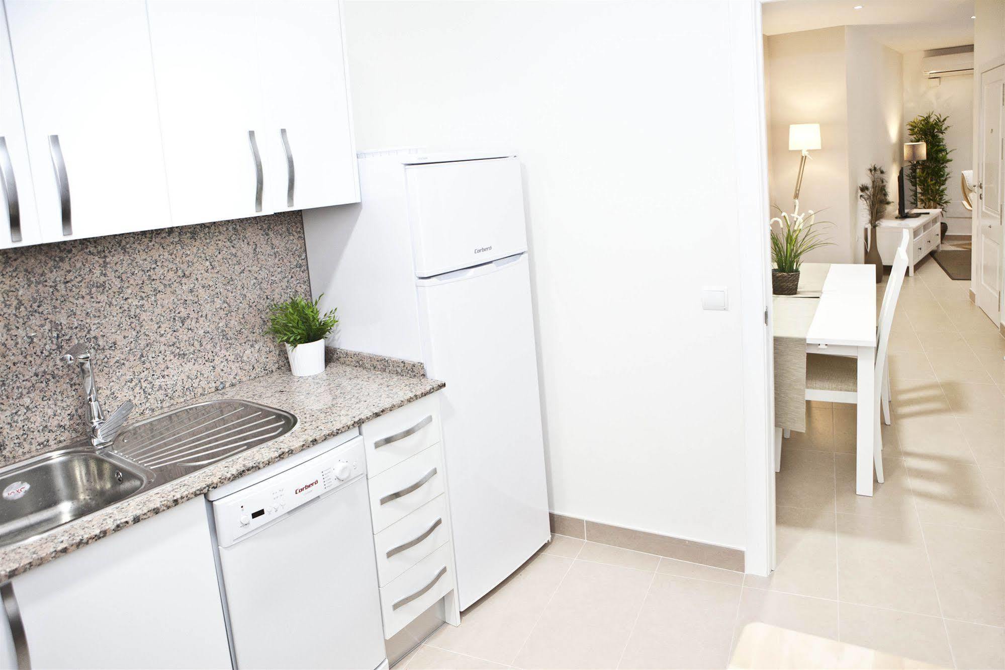 Apartamentos Unisierra Малага Экстерьер фото