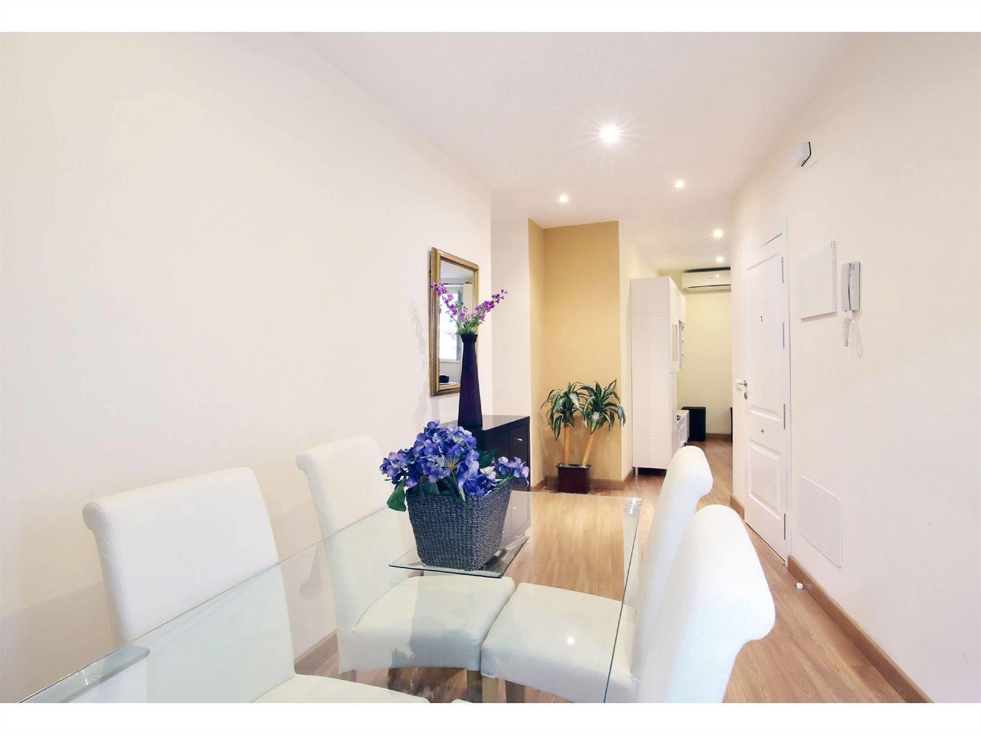 Apartamentos Unisierra Малага Экстерьер фото