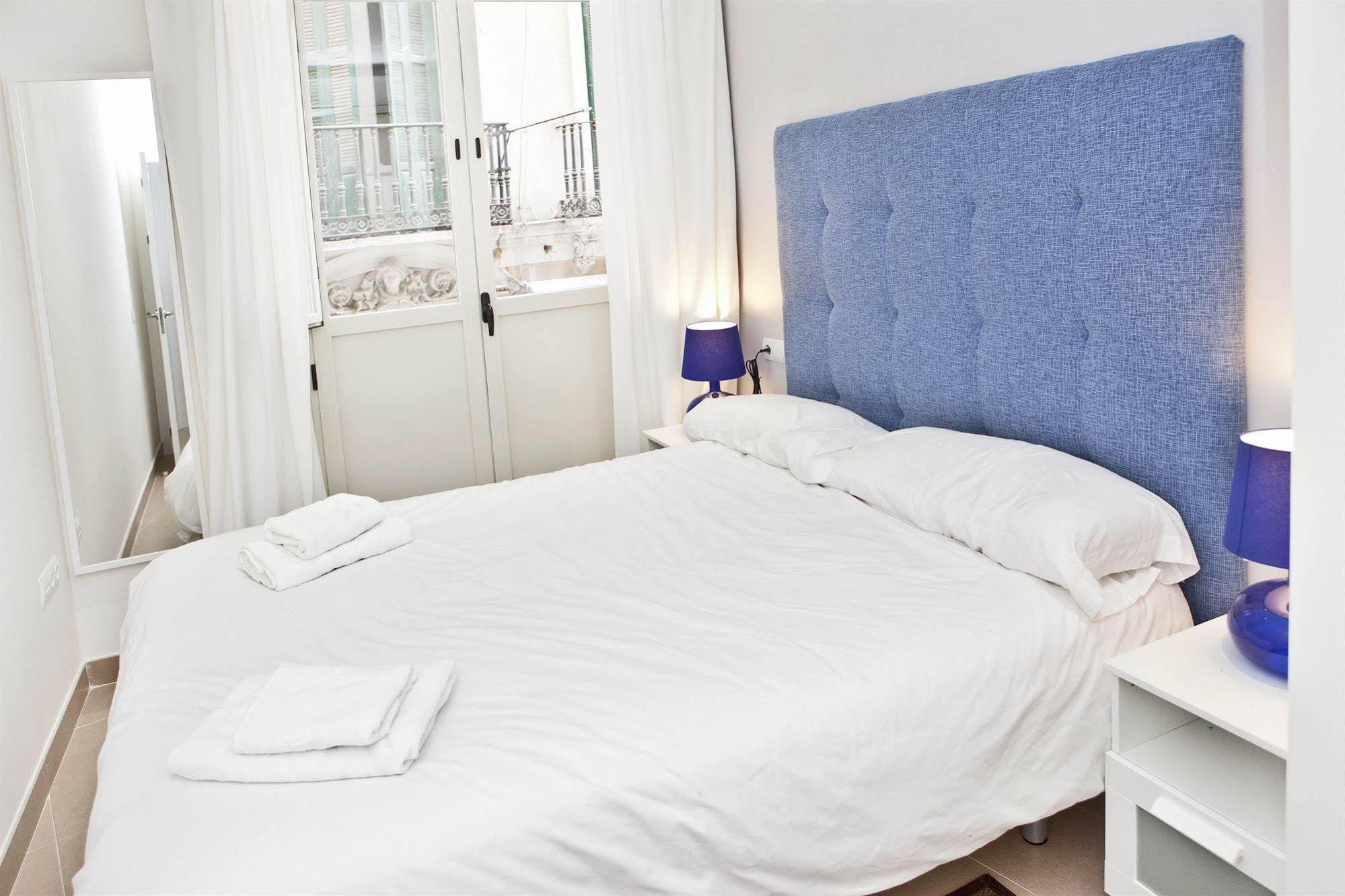 Apartamentos Unisierra Малага Экстерьер фото