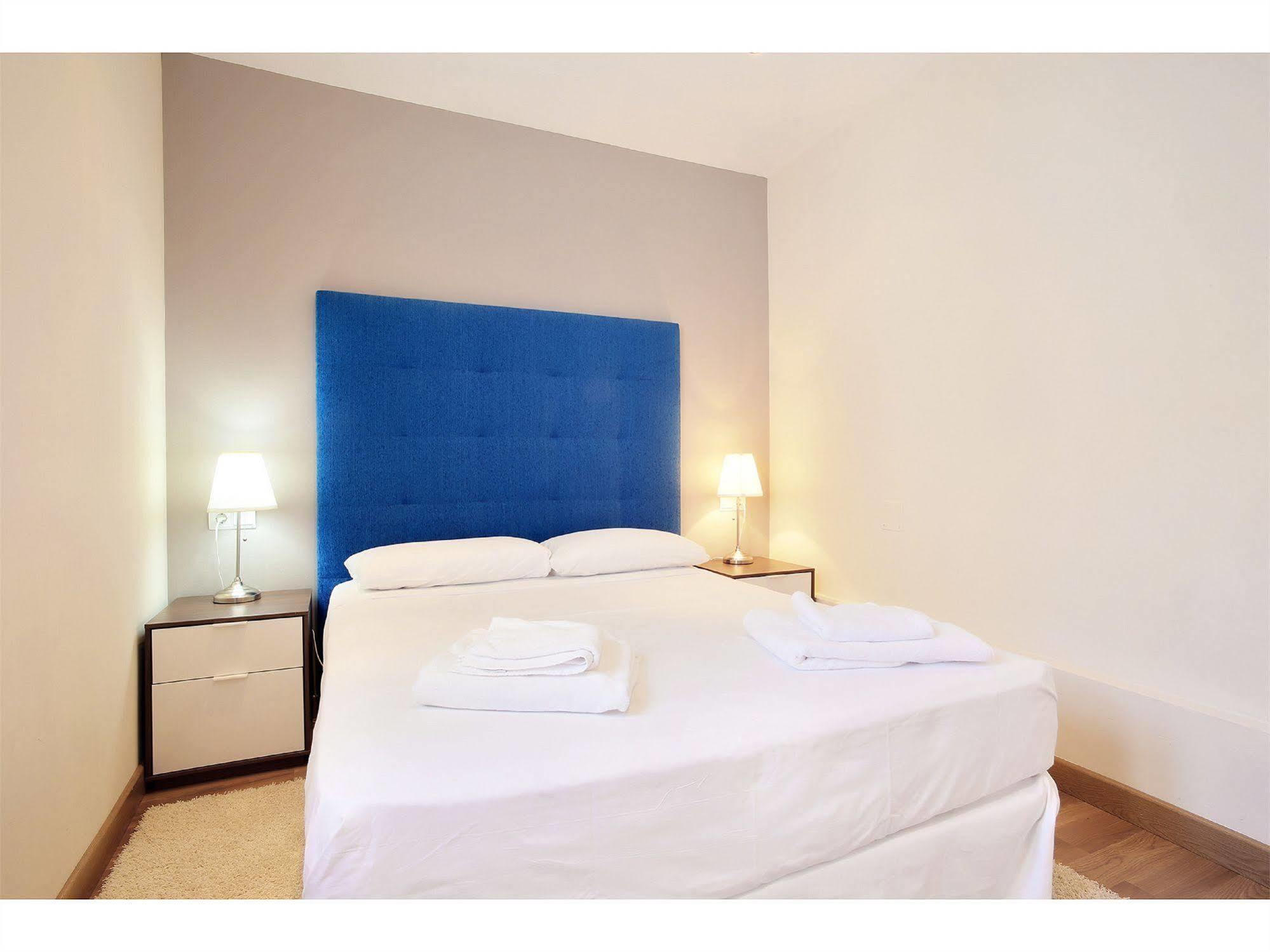 Apartamentos Unisierra Малага Экстерьер фото